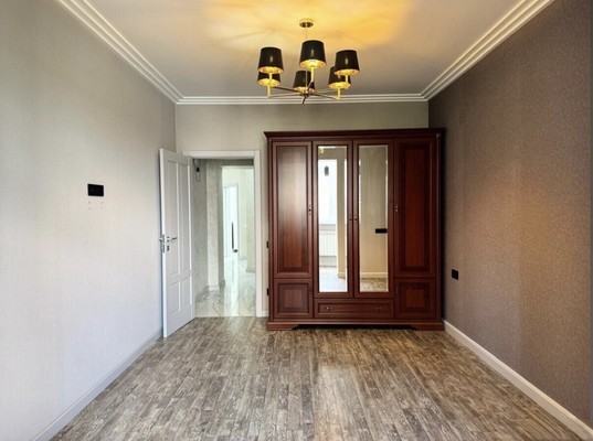 Продам трехкомнатную (3-комн.) квартиру, Байсултанова ул, 35ка, Нальчик г