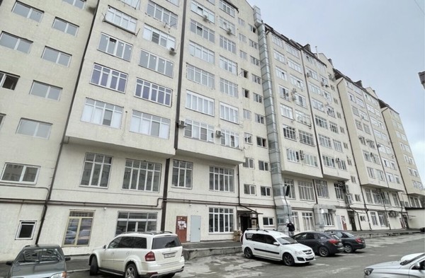Продам трехкомнатную (3-комн.) квартиру, Байсултанова ул, 35ка, Нальчик г