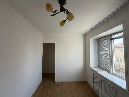 Продам трехкомнатную (3-комн.) квартиру, Горького ул, 72, Анапа г