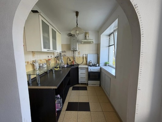 Продам трехкомнатную (3-комн.) квартиру, Горького ул, 72, Анапа г