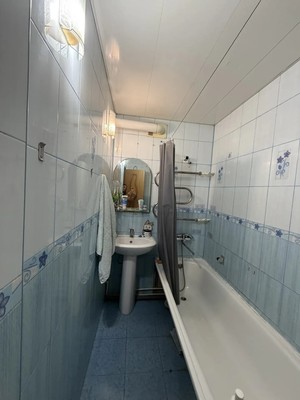 Продам трехкомнатную (3-комн.) квартиру, Горького ул, 72, Анапа г