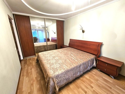 Продам двухкомнатную (2-комн.) квартиру, Красная ул, 29, Краснодар г