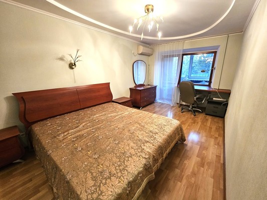 Продам двухкомнатную (2-комн.) квартиру, Красная ул, 29, Краснодар г