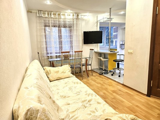 Продам двухкомнатную (2-комн.) квартиру, Красная ул, 29, Краснодар г