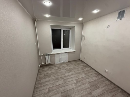 Продам однокомнатную (1-комн.) квартиру, 34-й мкр, 1, Октябрьский г