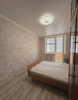 Продам двухкомнатную (2-комн.) квартиру, Севастопольская ул, 4, Симферополь г