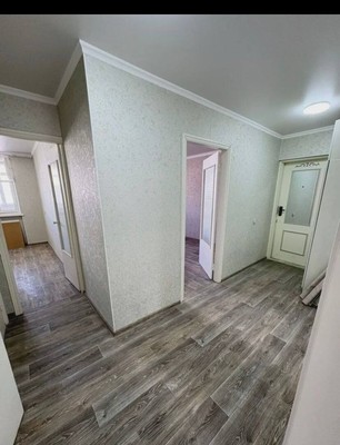 Продам двухкомнатную (2-комн.) квартиру, Севастопольская ул, 4, Симферополь г
