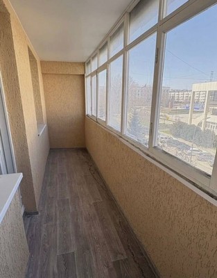 Продам двухкомнатную (2-комн.) квартиру, Севастопольская ул, 4, Симферополь г