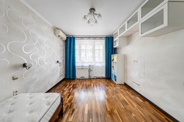 Продам двухкомнатную (2-комн.) квартиру, Шипиловская ул, 44/27, Москва г