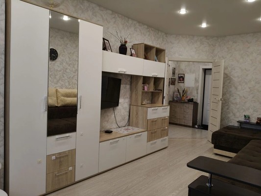 Продам однокомнатную (1-комн.) квартиру, Анны Коньковой ул, 10, Ханты-Мансийск г