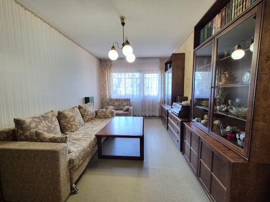 Продам трехкомнатную (3-комн.) квартиру, Пионерская ул, 2, Костомукша г