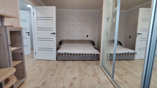 Продам однокомнатную (1-комн.) квартиру, Семашко ул, 3, Симферополь г