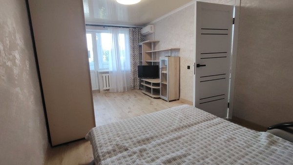Продам однокомнатную (1-комн.) квартиру, Семашко ул, 3, Симферополь г