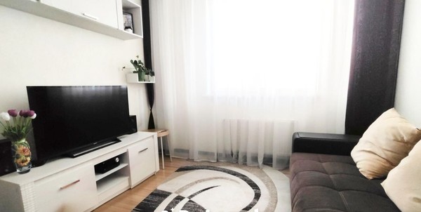 Продам трехкомнатную (3-комн.) квартиру, Батурина ул, 109, Симферополь г