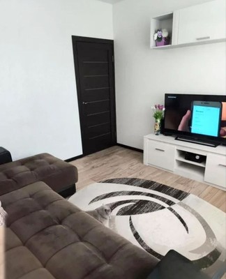 Продам трехкомнатную (3-комн.) квартиру, Батурина ул, 109, Симферополь г