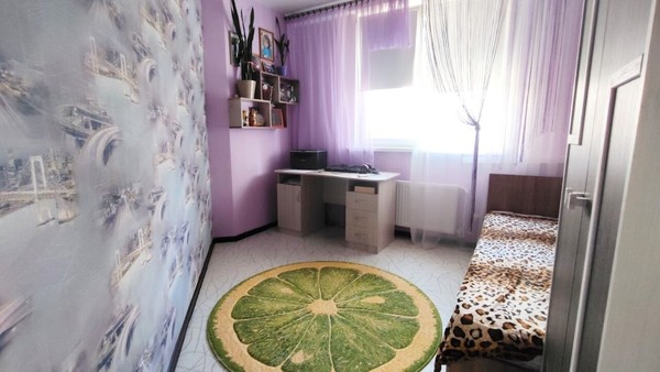 Продам трехкомнатную (3-комн.) квартиру, Батурина ул, 109, Симферополь г