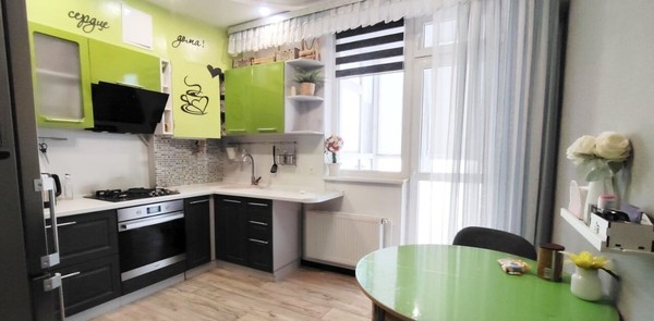 Продам трехкомнатную (3-комн.) квартиру, Батурина ул, 109, Симферополь г