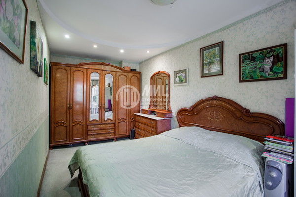 Продам двухкомнатную (2-комн.) квартиру, Шаболовка ул, 25к2, Москва г