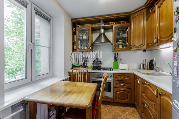 Продам двухкомнатную (2-комн.) квартиру, Шаболовка ул, 25к2, Москва г