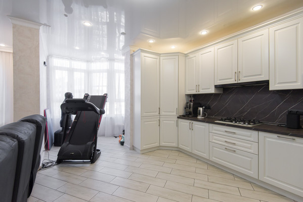 Продам трехкомнатную (3-комн.) квартиру, Береговая ул, 117Б, Ростов-на-Дону г