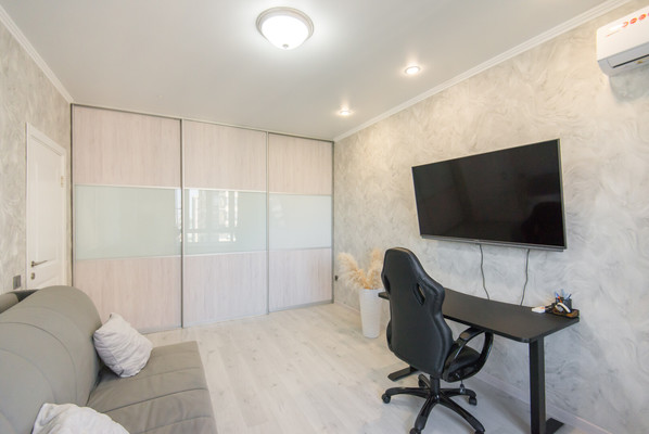Продам трехкомнатную (3-комн.) квартиру, Береговая ул, 117Б, Ростов-на-Дону г