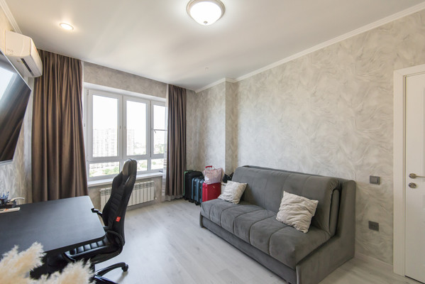 Продам трехкомнатную (3-комн.) квартиру, Береговая ул, 117Б, Ростов-на-Дону г