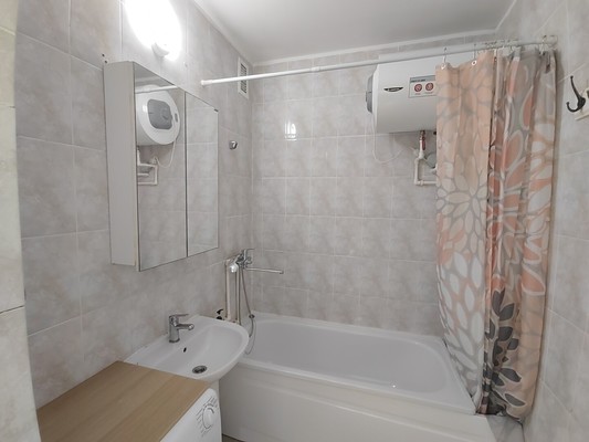 Продам двухкомнатную (2-комн.) квартиру, Мартовский пер, 8, Южно-Сахалинск г