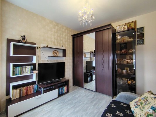 Продам двухкомнатную (2-комн.) квартиру, Триумфальная (МЖК Изумрудная долина тер) ул, 5, Солманово д