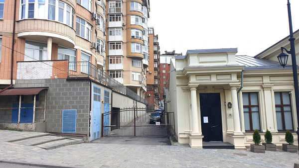 Продам машиноместо 18 м2, Ульяновская ул, 44/10, Ростов-на-Дону г