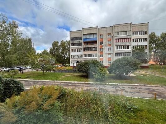 Продам двухкомнатную (2-комн.) квартиру, Горбатова ул, 19, Брянск г