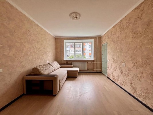 Продам двухкомнатную (2-комн.) квартиру, Горбатова ул, 19, Брянск г