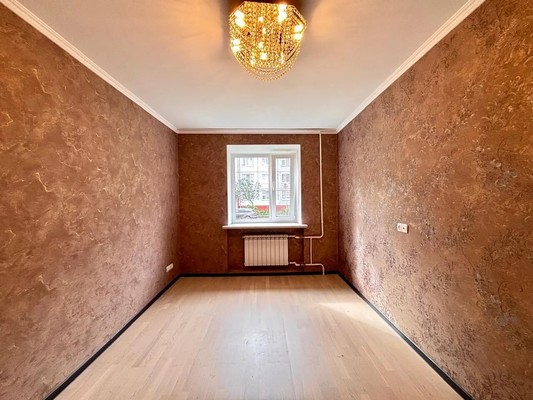 Продам двухкомнатную (2-комн.) квартиру, Горбатова ул, 19, Брянск г