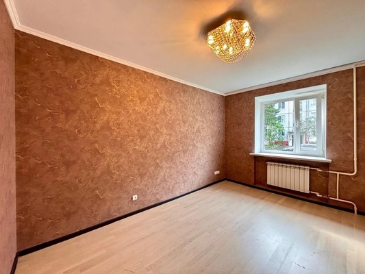 Продам двухкомнатную (2-комн.) квартиру, Горбатова ул, 19, Брянск г