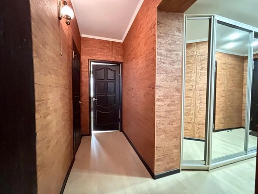 Продам двухкомнатную (2-комн.) квартиру, Горбатова ул, 19, Брянск г