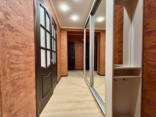 Продам двухкомнатную (2-комн.) квартиру, Горбатова ул, 19, Брянск г