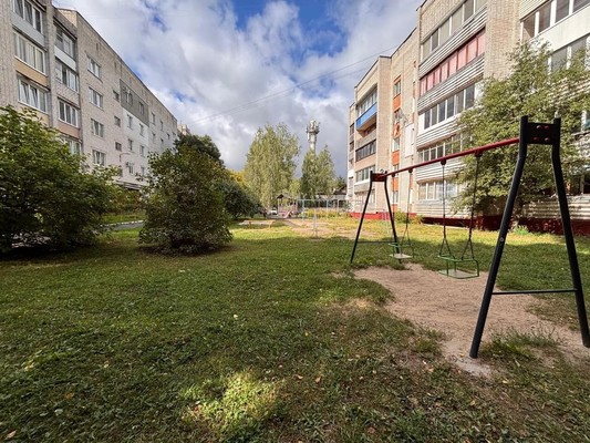 Продам двухкомнатную (2-комн.) квартиру, Горбатова ул, 19, Брянск г