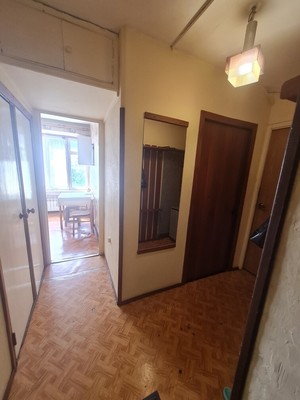 Продам комнату в 2-комн. квартире, Кленовый б-р, 9к1, Москва г