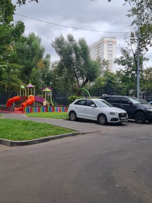 Продам комнату в 2-комн. квартире, Кленовый б-р, 9к1, Москва г