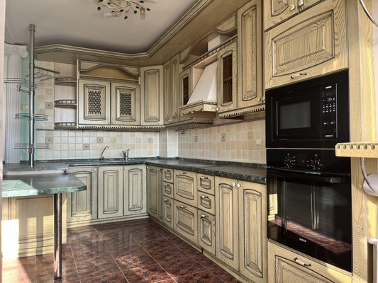 Продам двухкомнатную (2-комн.) квартиру, им. Пушкина ул, 5, Краснодар г