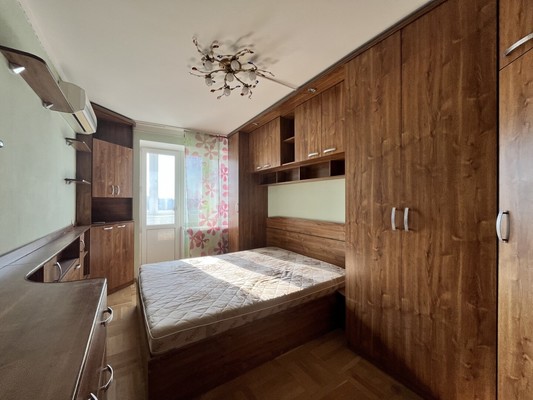 Продам двухкомнатную (2-комн.) квартиру, им. Пушкина ул, 5, Краснодар г