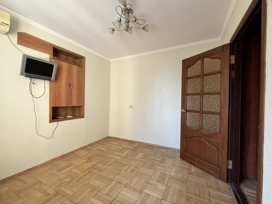 Продам двухкомнатную (2-комн.) квартиру, им. Пушкина ул, 5, Краснодар г