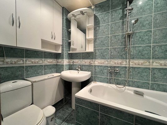 Продам двухкомнатную (2-комн.) квартиру, им. Пушкина ул, 5, Краснодар г