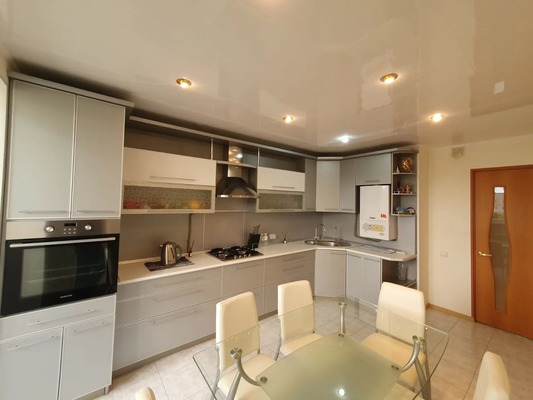 Продам трехкомнатную (3-комн.) квартиру, 1 мкр, 16, Кропоткин г