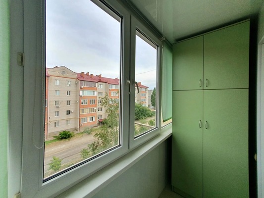 Продам трехкомнатную (3-комн.) квартиру, 1 мкр, 16, Кропоткин г