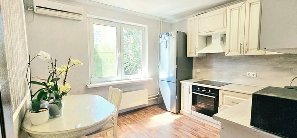 Продам двухкомнатную (2-комн.) квартиру, им. Генерала Трошева Г.Н. ул, 37, Краснодар г