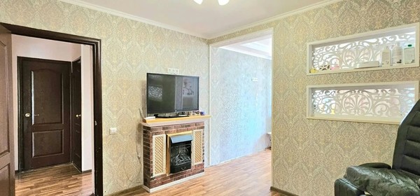 Продам двухкомнатную (2-комн.) квартиру, им. Генерала Трошева Г.Н. ул, 37, Краснодар г