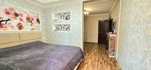 Продам двухкомнатную (2-комн.) квартиру, им. Генерала Трошева Г.Н. ул, 37, Краснодар г