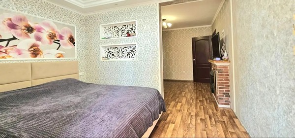 Продам двухкомнатную (2-комн.) квартиру, им. Генерала Трошева Г.Н. ул, 37, Краснодар г