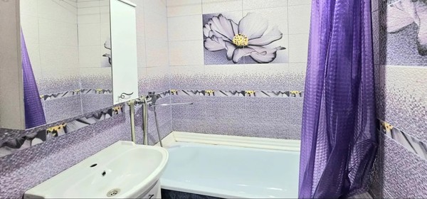 Продам двухкомнатную (2-комн.) квартиру, им. Генерала Трошева Г.Н. ул, 37, Краснодар г