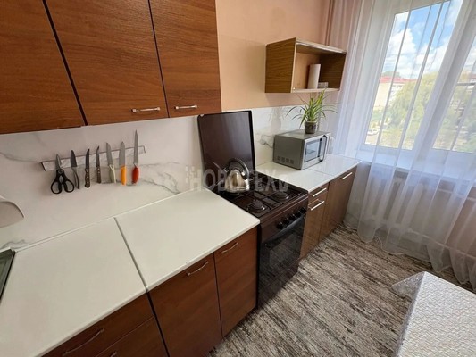 Сдам трехкомнатную (3-комн.) квартиру, Революции ул, 3, Горячий Ключ г